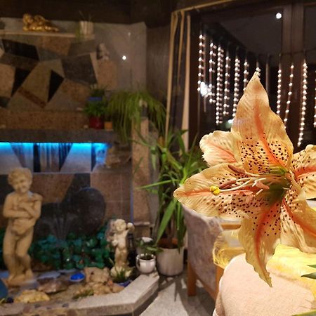 Hotel Zur Engelsburg Hausen-Wied Bagian luar foto